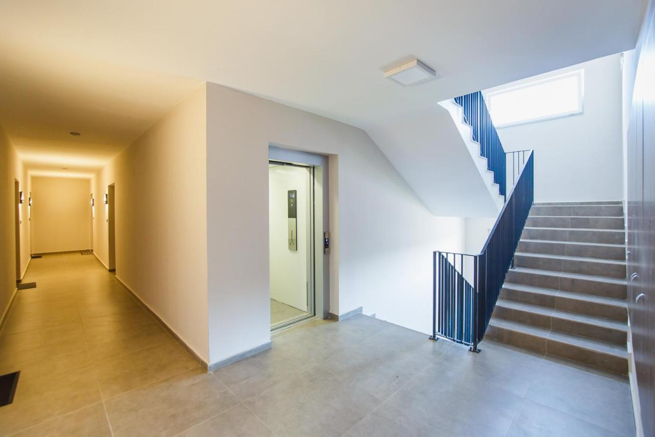 Cappuccino Colors At West Residence Oradea Exterior foto